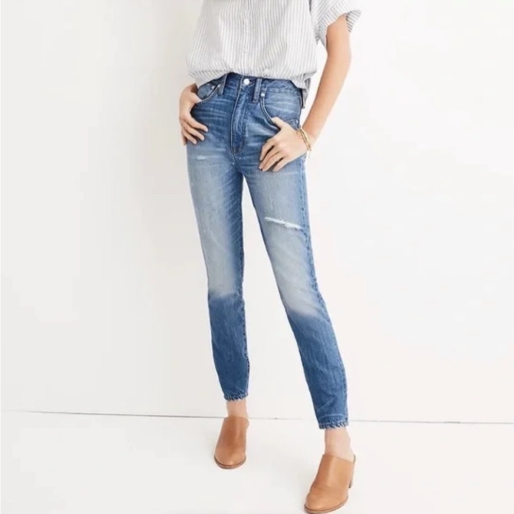 Madewell Rigid Skinny~ Size 30 Distressed Mom Jeans~ Medium Wash.